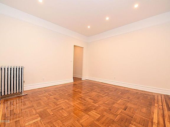 4th image of 3420 32nd St APT 2C