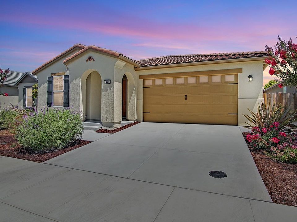 1st image of 441 Segovia Dr
