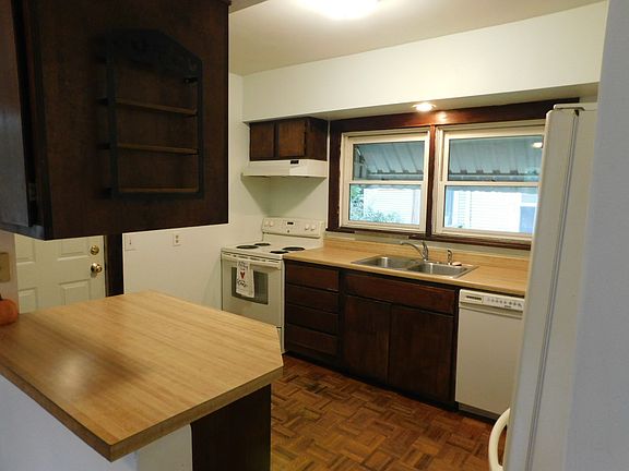 4th image of 1716 Iglehart Ave