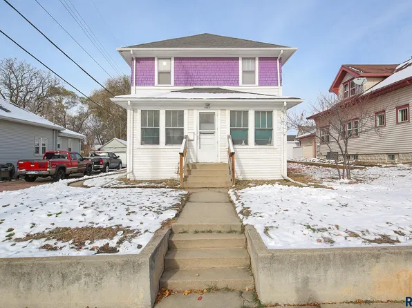 1112 W 8th St, Sioux Falls, SD 57104