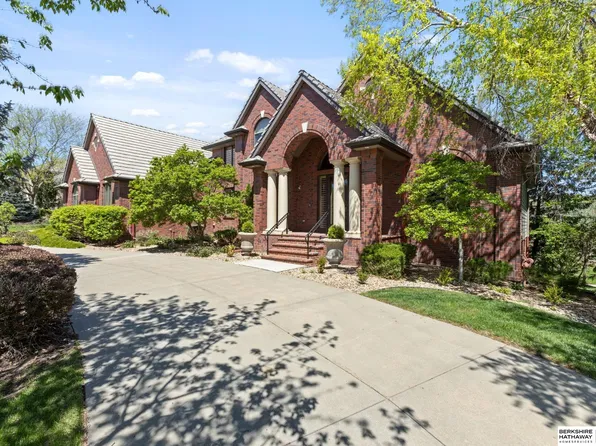 13804 Cuming St, Omaha, NE 68154