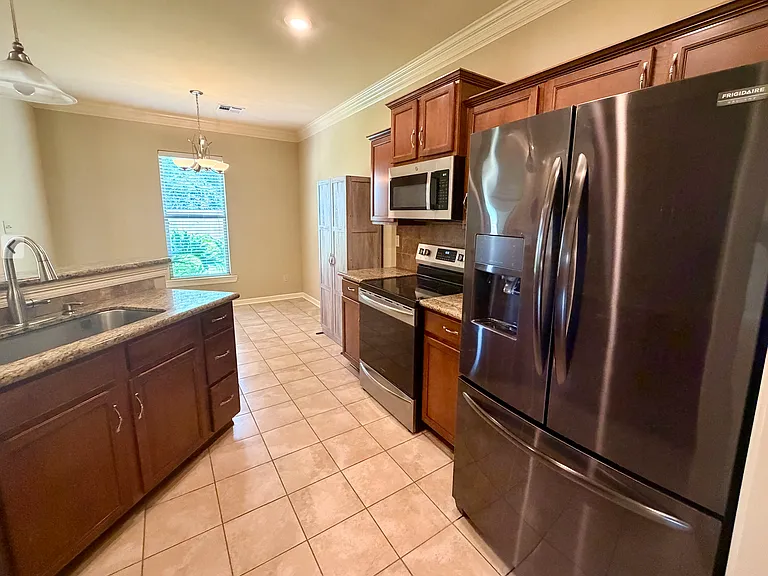 212 Chevalier Blvd — Photo 5