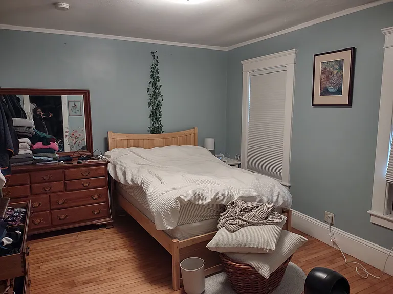 30 Grinnell St #1 — Photo 9
