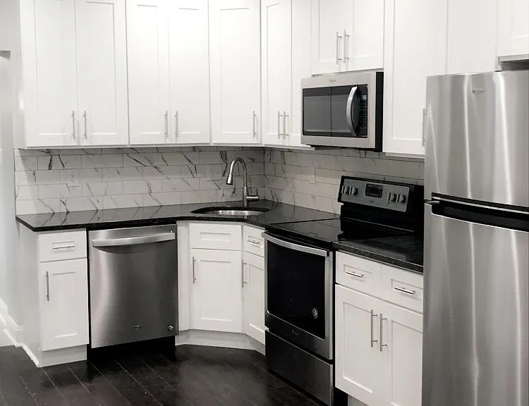3050 Aramingo Ave — Photo 2