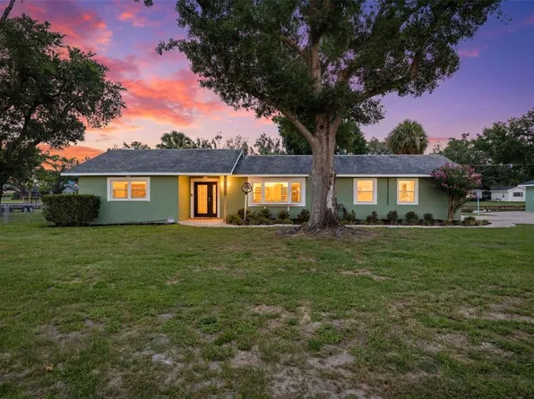 9910 Peninsular Dr, Gibsonton, FL 33534