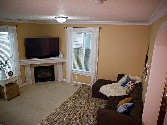 4th image of 9304 NE 81st St