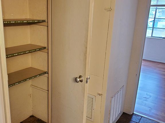 3rd image of 776 53rd Ave S