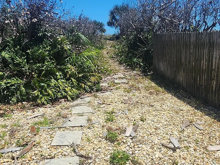 8208 Presidential Ct — Photo 4
