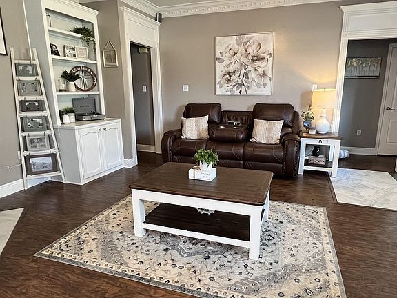 3rd image of 13537 Meadow Crossing Dr