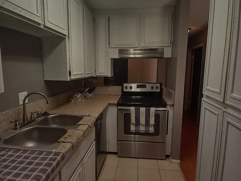 E Newmark Ave — Photo 2
