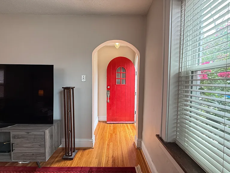 5457 Robert Ave — Photo 6