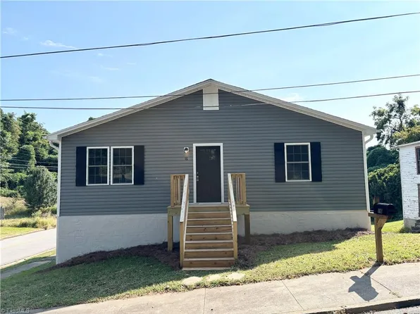 16 Aaron St, Martinsville, VA 24112