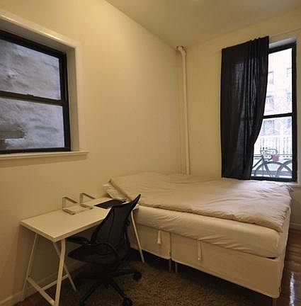 3rd image of 233 E 50th St