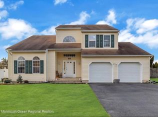 6 Macintosh Ct, Jackson, NJ 08527