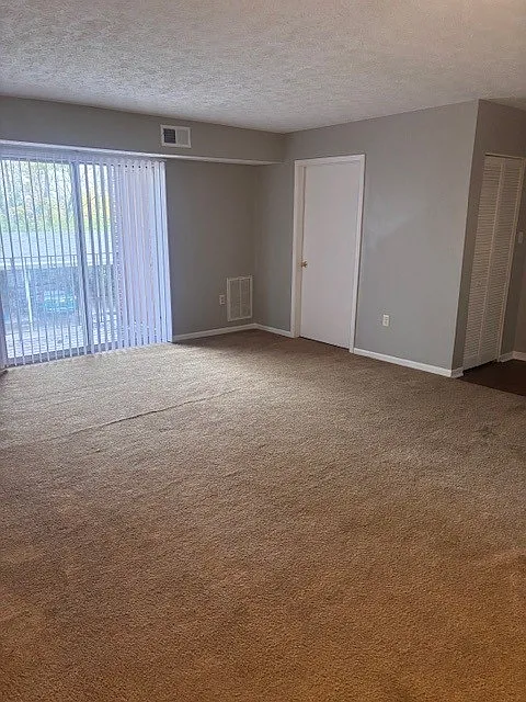 College Park Apartments — Photo 2