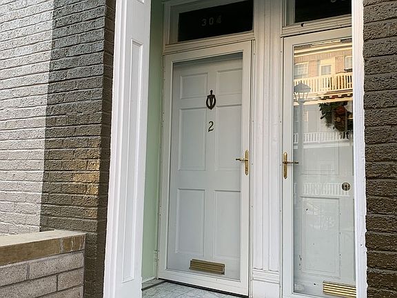 2nd image of 304 N Mulberry St