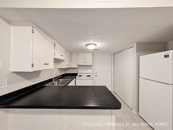 5th image of 7201 Arlington Expy APT 37