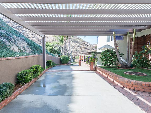 5th image of 21850 Ashbury Pl