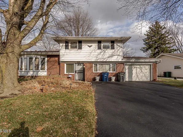 27 Harmony Ln, Toledo, OH 43615