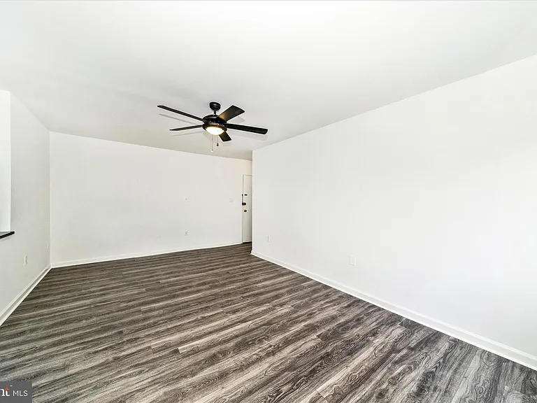12202 Braxfield Ct #16/228 — Photo 8