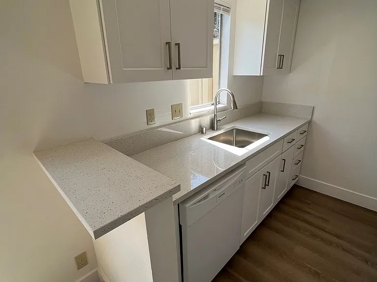 Danville Court Apartments — Photo 10