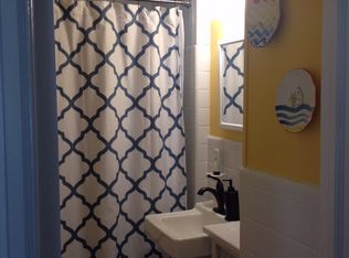 9 Harding Ave, Branford, CT 06405