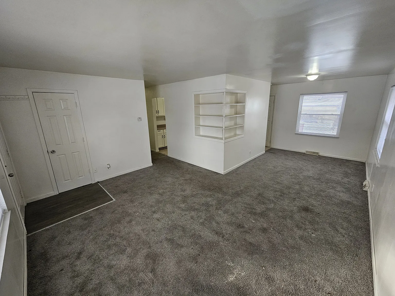 3 bed, 960 sqft, $1,500 — Photo 4