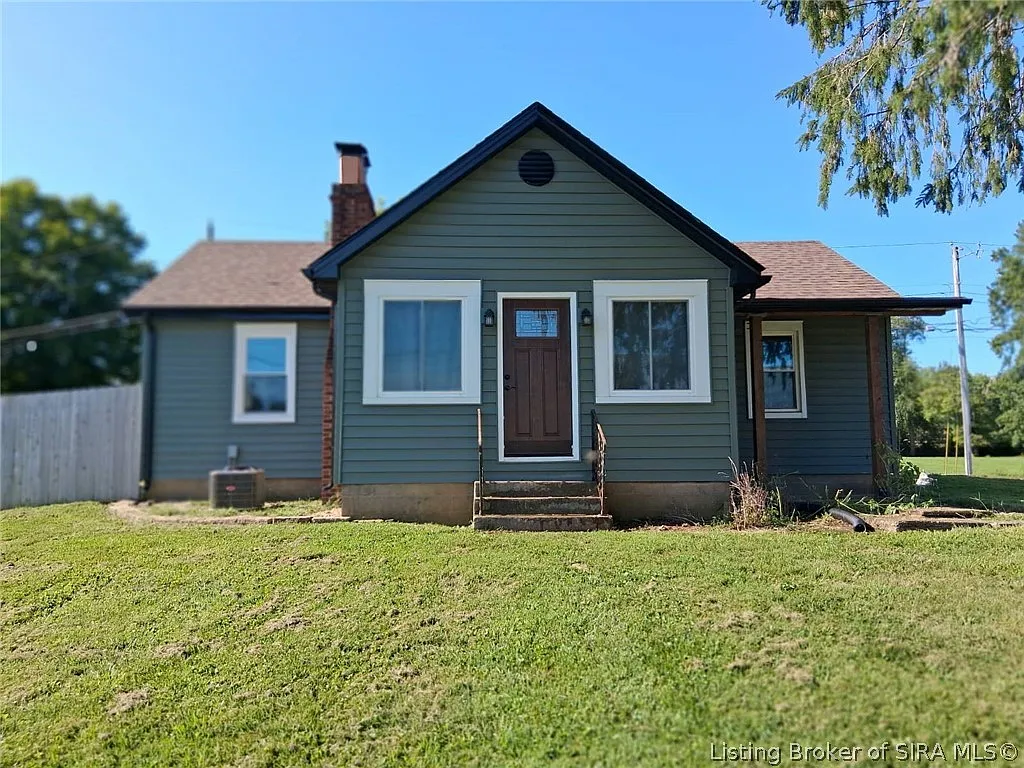 2 bed, 1.0 bath, 1136 sqft, $1,200 — Photo 2