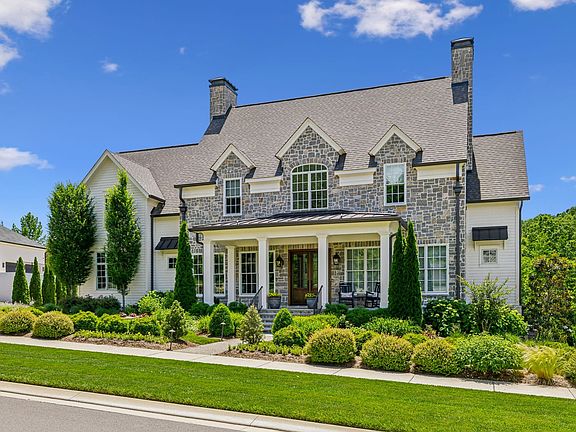 3rd image of 8118 Heirloom Blvd