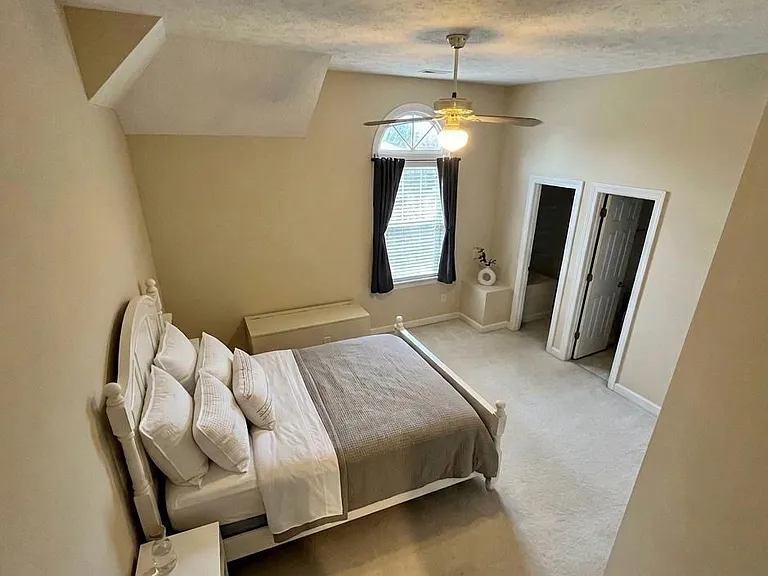 305 Fairway Ln — Photo 13