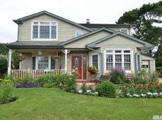 144 Swan Ln, Levittown, NY 11756