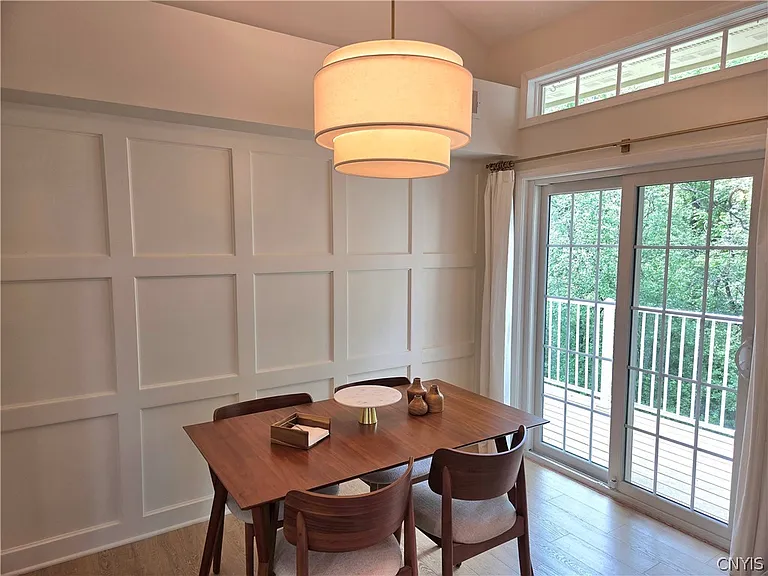 1105 Greymoor Way — Photo 12