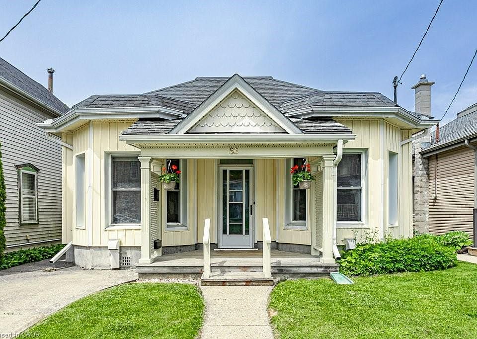 1st image of 86 Manitoba St