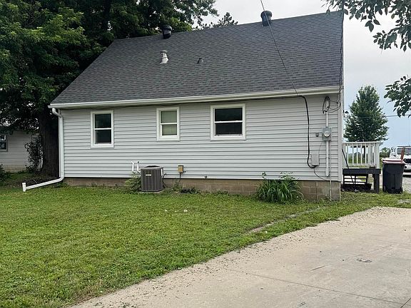 3rd image of 1630 Scott St