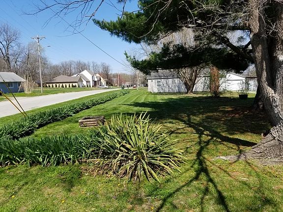 2nd image of 1700 E Mechanic Ave