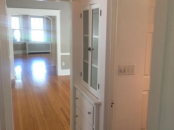 2nd image of 332 New Scotland Ave
