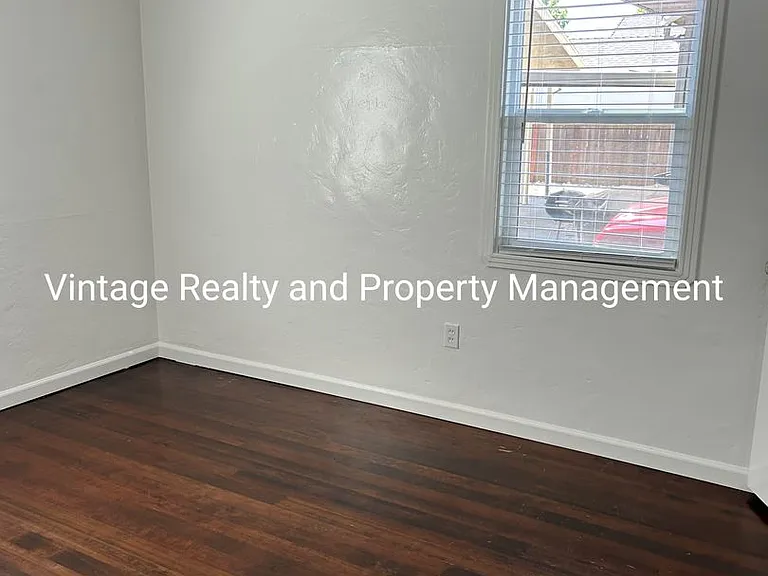 308 Louie Ave — Photo 8