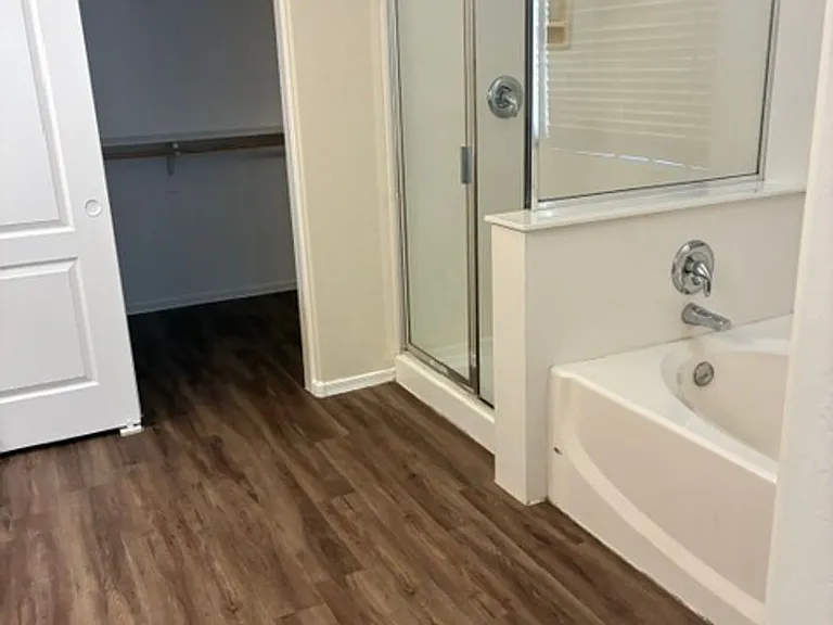 802 S 112th Ave — Photo 18