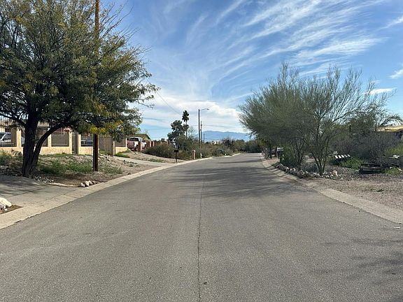 4th image of 1838 W Calle Del Arroyito