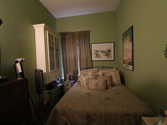 5th image of 46 W 71st St APT 2A