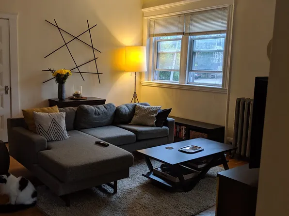 9 Summit Ave APT 4A, Brookline, MA 02446