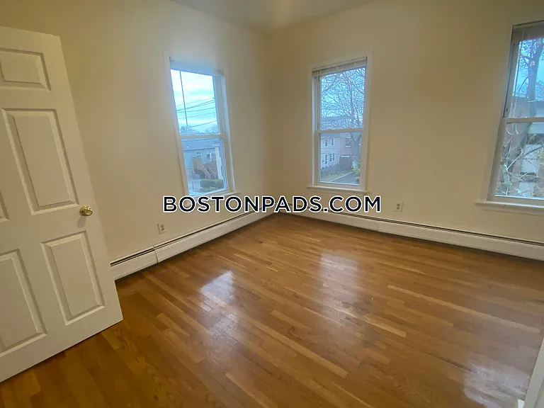 38 Bond St #3 — Photo 8