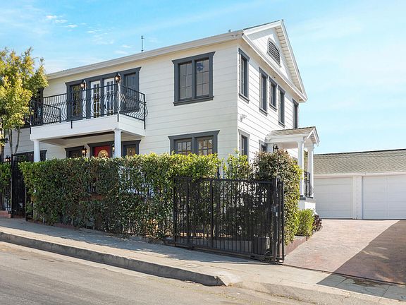2nd image of 2442 W Sunset Blvd
