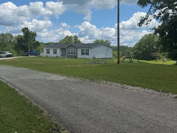 84 Randa Smith Rd, Beattyville, KY 41311