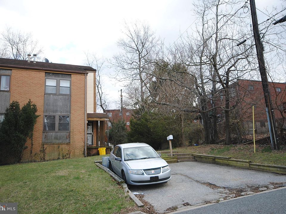 2nd image of 4905 Barbara Ave