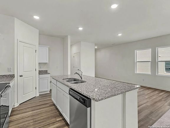 5th image of 10130 Pine River Drive