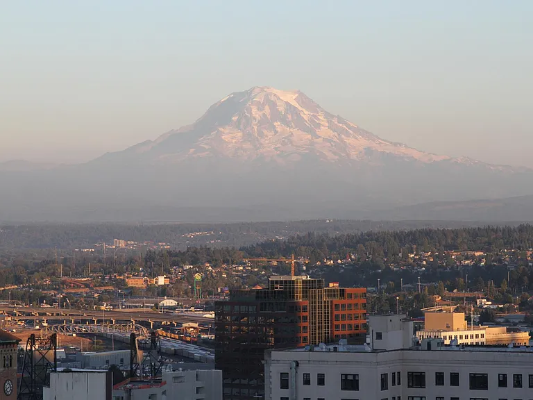 Mt. Rainier & Downtown Tacoma Views