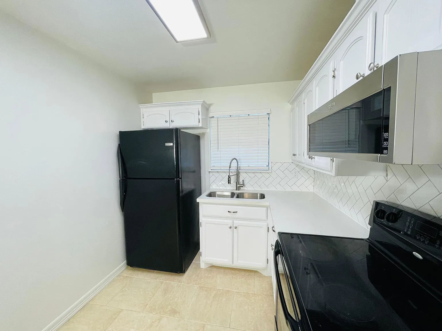 2 bed, 950 sqft, $980 — Photo 4