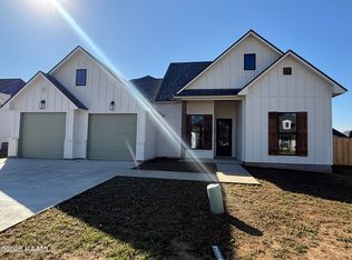 102 Lakes Edge Dr, Broussard, LA 70518