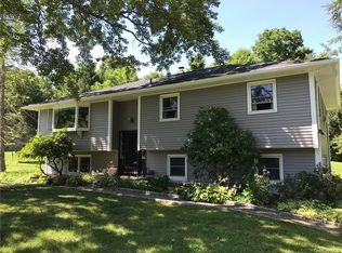 2 Rustic Rd, Mahopac, NY 10541